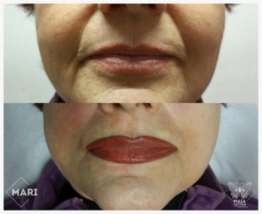 Fotografia di labbra di donna con tatuaggio semipermanente appena eseguito ad effetto rossetto,fatto da Marianna bevilacqua presso lo studio Maia Tattoo di Milano Cornaredo